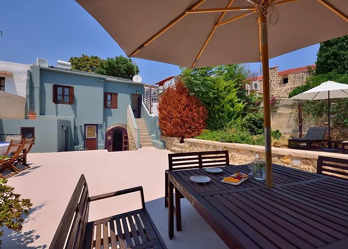 Willa Leon - House In Medieval Town With Spacious Courtyard