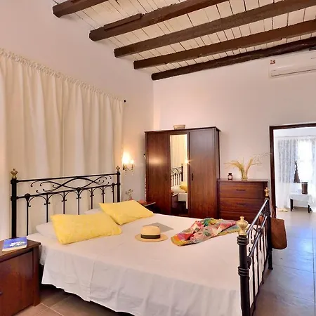 Leon - House In Medieval Town With Spacious Courtyard