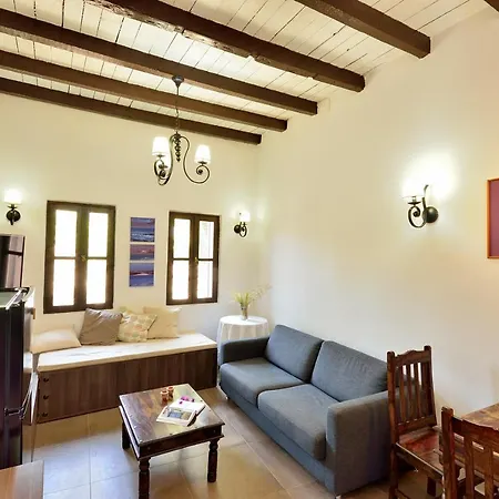Leon - House In Medieval Town With Spacious Courtyard Rhodes City