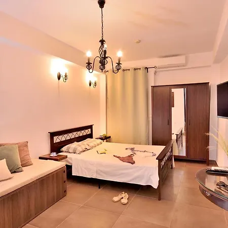 Leon - House In Medieval Town With Spacious Courtyard Willa