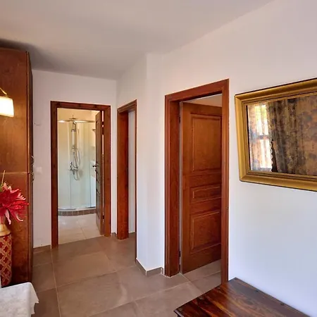 Leon - House In Medieval Town With Spacious Courtyard Villa *