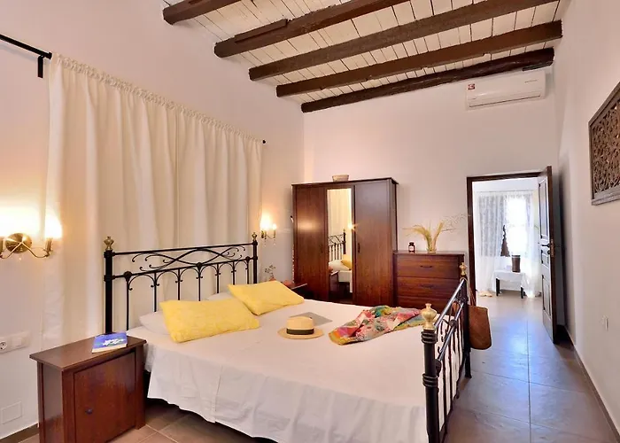 Leon - House In Medieval Town With Spacious Courtyard